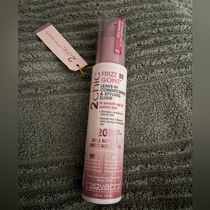 2 Chic Frizz Be Gone Leave-In Elixir - Pink and White